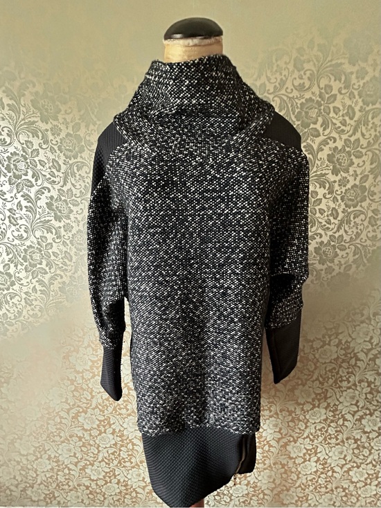 RUELLE Tops - RUELLE Cowl Neck Textured Tunic Dark Blue Women’s Size Medium